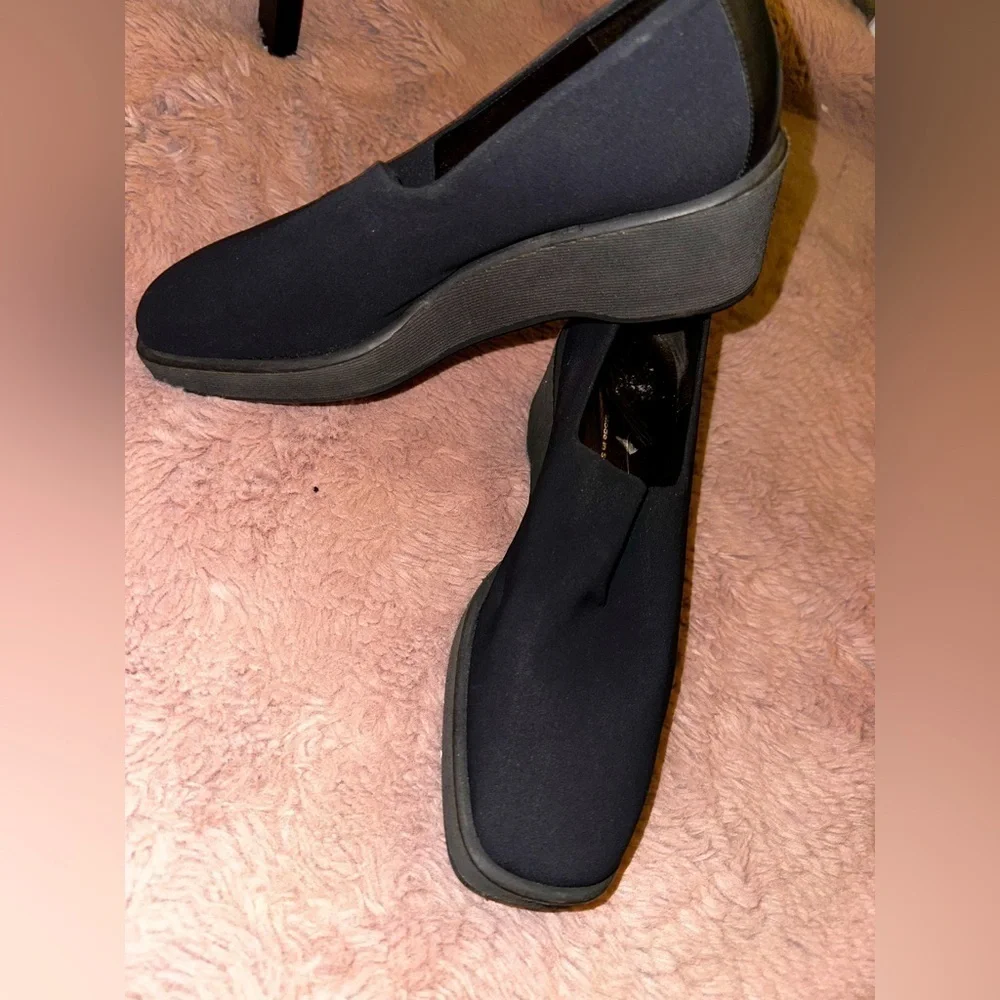 Donald J. Pliner AtLast Black slip on Wedge Shoe 8.5M office casual minimalist